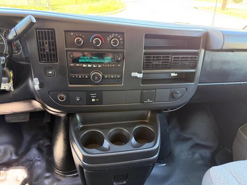 Used 2016 Chevrolet Express 2500 RWD image 11