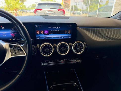 Used 2025 Mercedes-Benz GLA 250 image 16