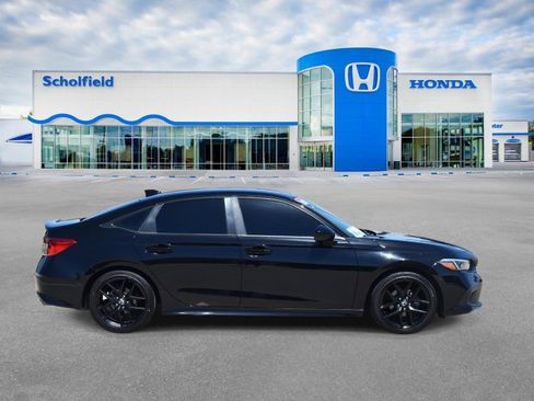 Used 2022 Honda Civic Sport image 2