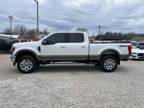 Used 2019 Ford F350 Lariat w/ Chrome Package image 5