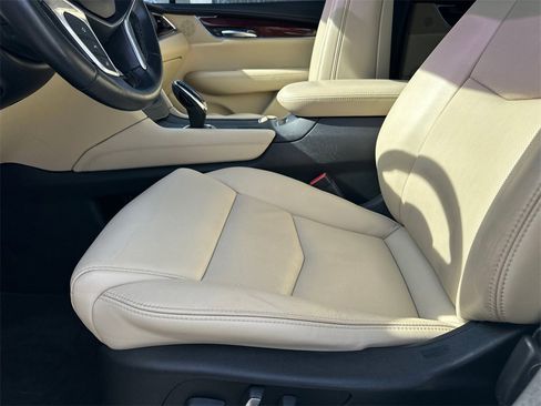 Used 2019 Cadillac XT5 Luxury image 9