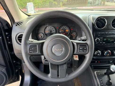Used 2017 Jeep Patriot Sport AWD/4WD image 17