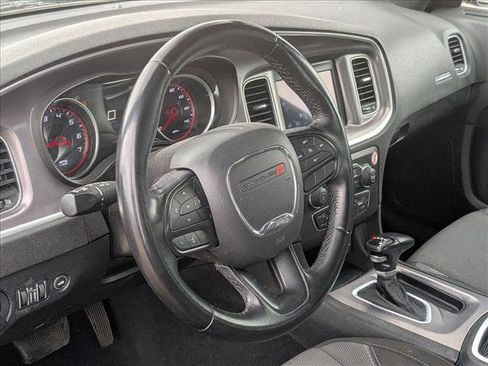 Used 2022 Dodge Charger SXT image 9