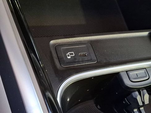 Used 2023 Mercedes-Benz GLB 250 4MATIC image 21