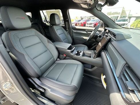 New 2026 GMC Terrain AT4 AWD/4WD image 29
