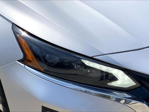 Used 2024 Nissan Altima 2.5 SV image 25