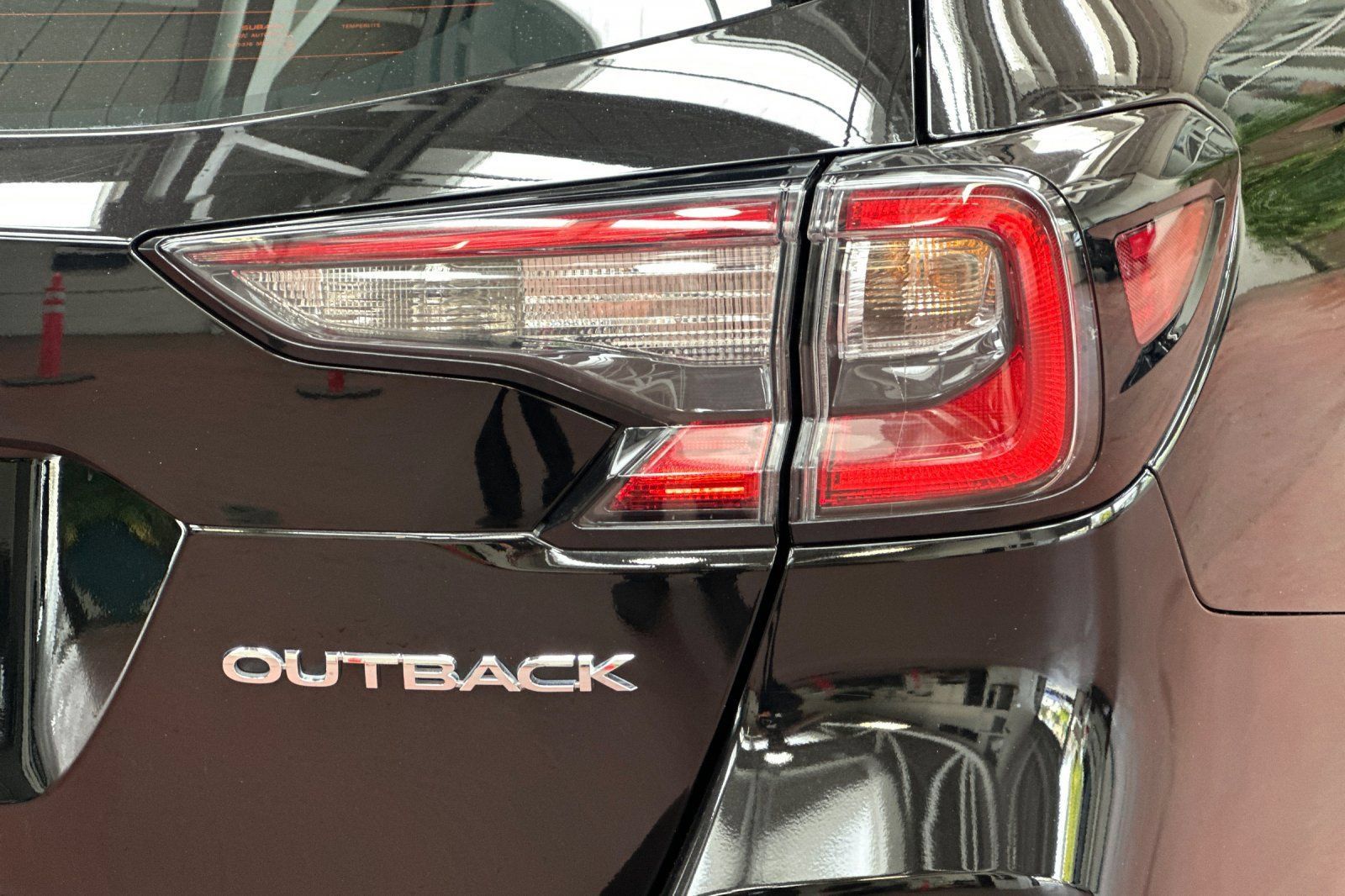 Used 2025 Subaru Outback AWD/4WD image 34