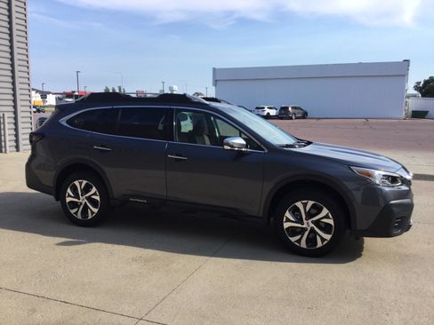 Used 2022 Subaru Outback Touring w/ Popular Package #2 AWD/4WD image 4