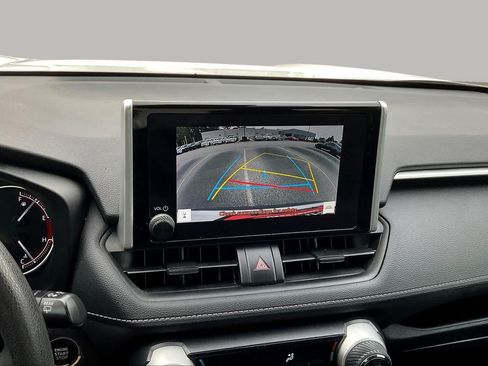 Used 2024 Toyota RAV4 XLE FWD image 27