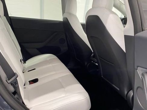 Used 2023 Tesla Model Y Long Range image 23