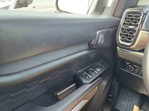 Used 2025 Ford Ranger XLT w/ Equipment Group 301A High AWD/4WD image 31