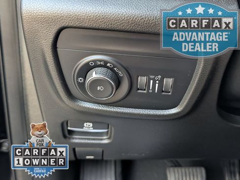 Used 2023 Jeep Grand Cherokee Limited w/ Luxury Tech Group II AWD/4WD image 16