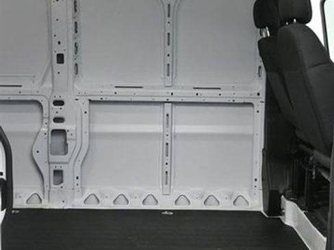 Used 2025 RAM ProMaster 2500 w/ Convenience Group image 11