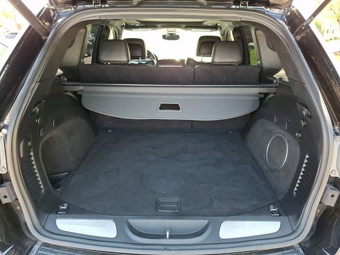 Used 2019 Jeep Grand Cherokee Overland AWD/4WD image 29
