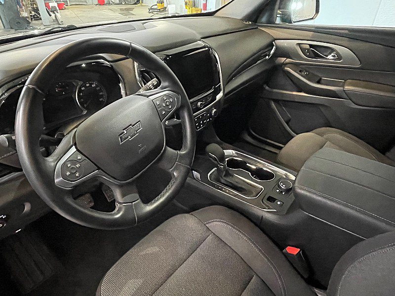 Used 2023 Chevrolet Traverse LT FWD image 8