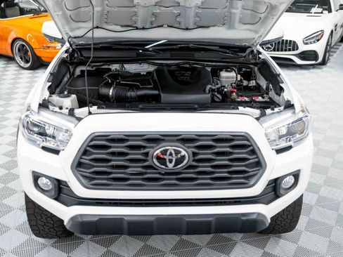 Used 2020 Toyota Tacoma TRD Off-Road w/ Technology Package image 86