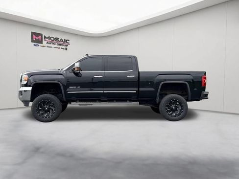 Used 2015 GMC Sierra 2500 SLT w/ Duramax Plus Package AWD/4WD image 5