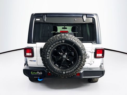 Used 2023 Jeep Wrangler Unlimited w/ Convenience Group AWD/4WD image 7