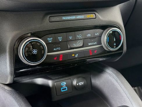 Certified 2022 Ford Escape SE w/ Cold Weather Package image 16