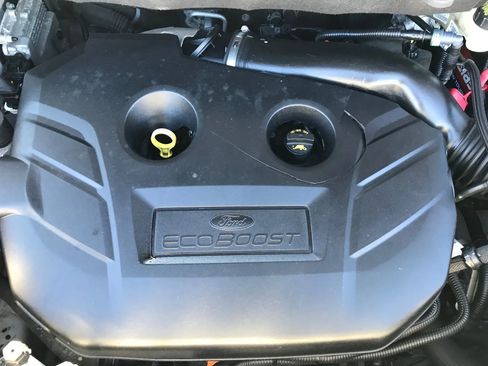 Used 2018 Ford Edge SE image 53