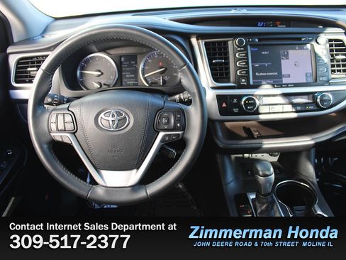 Used 2019 Toyota Highlander Limited image 14