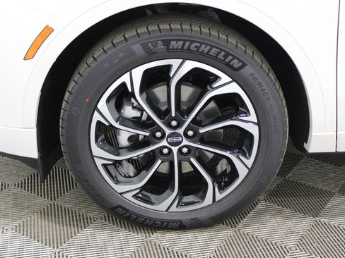 Used 2025 Lincoln Nautilus Reserve AWD/4WD image 31