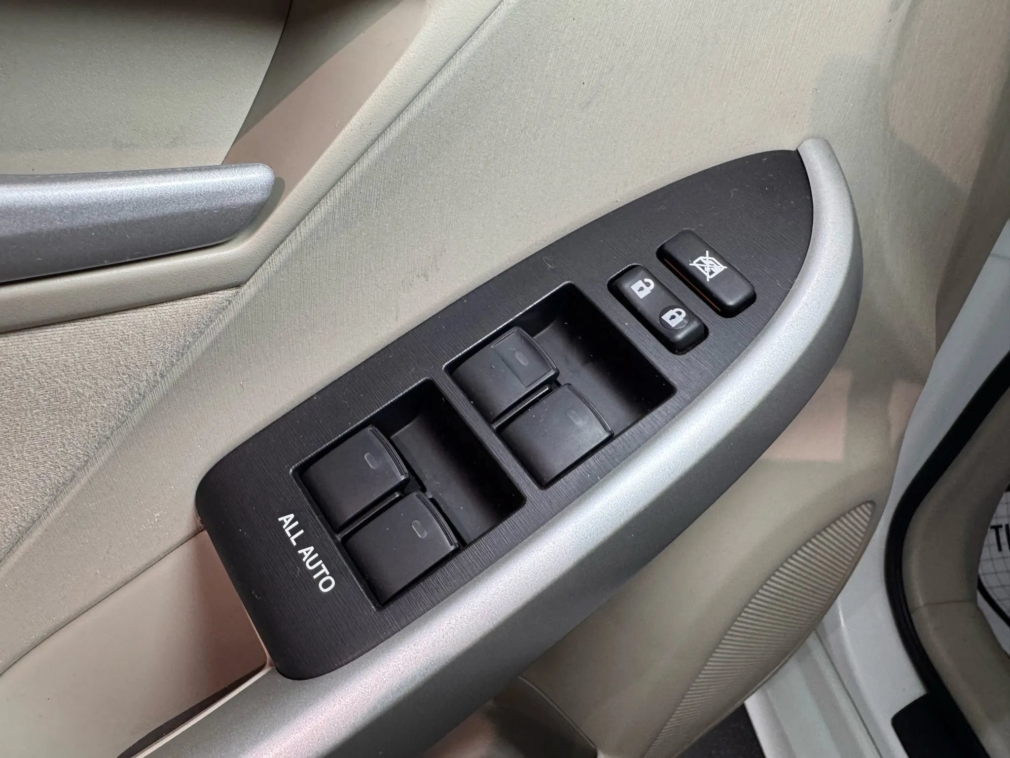Used 2011 Toyota Prius Two FWD image 17