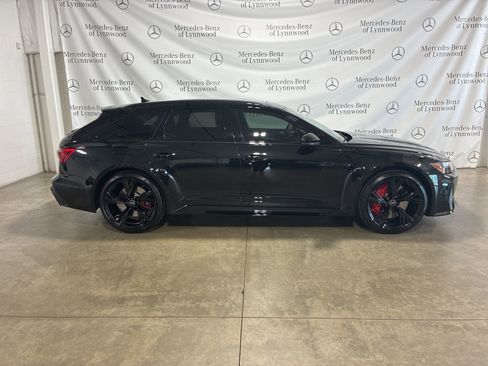Used 2022 Audi RS 6 w/ Executive Package image 3
