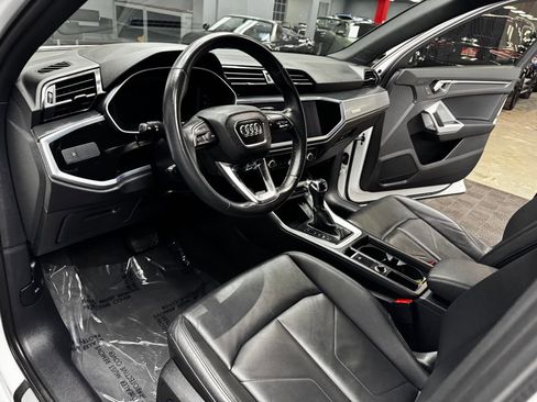 Used 2022 Audi Q3 2.0T Premium w/ Convenience Package AWD/4WD image 36