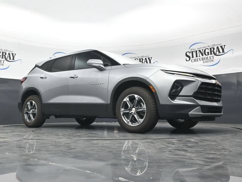 Used 2025 Chevrolet Blazer LT FWD image 29