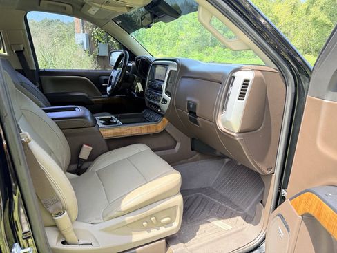 Used 2018 GMC Sierra 1500 SLT w/ Enhanced Driver Alert Package RWD image 16