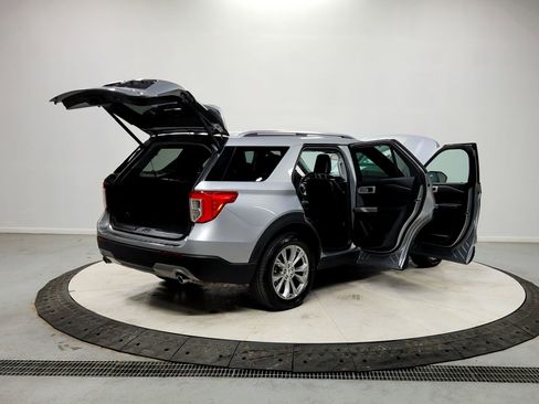 Used 2023 Ford Explorer Limited image 15