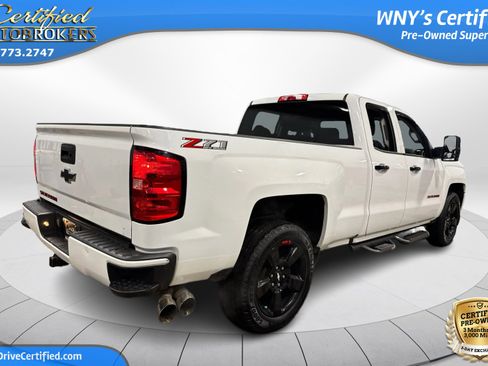 Used 2018 Chevrolet Silverado 1500 LT w/ Redline Edition image 6
