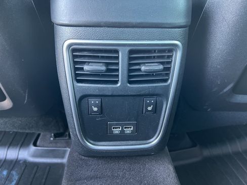 Used 2017 Dodge Charger SXT w/ AWD Plus Group image 28