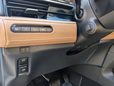 Used 2025 INFINITI QX80 Sensory image 15