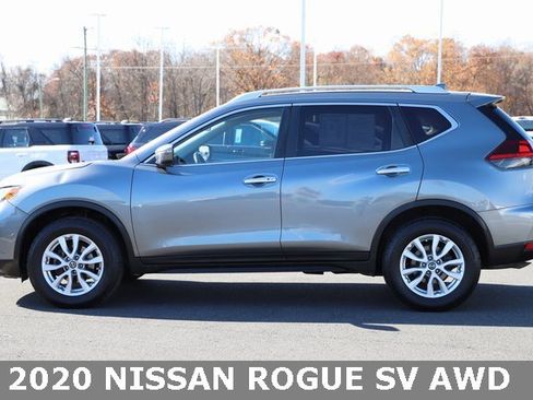 Used 2020 Nissan Rogue SV image 3