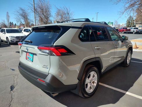 Used 2020 Toyota RAV4 XLE w/ Carpet Mat Package image 5