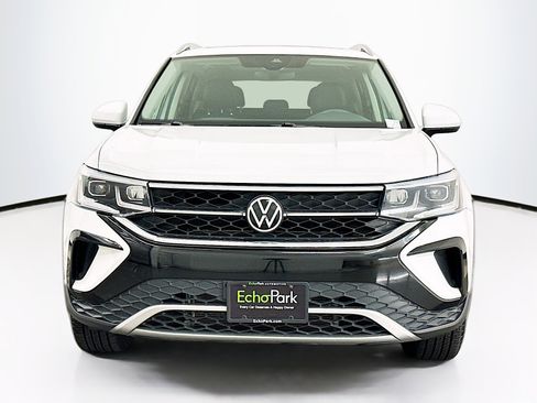 Used 2022 Volkswagen Taos SEL image 2