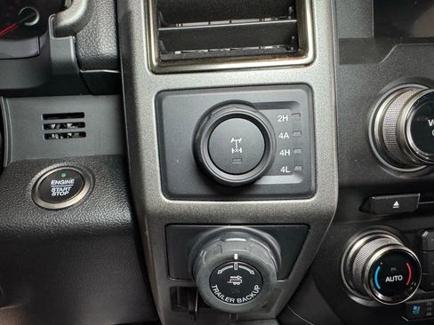 Used 2018 Ford F150 Raptor w/ Equipment Group 802A Luxury image 38