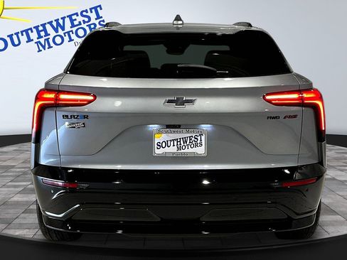 Used 2025 Chevrolet Blazer EV RS image 5