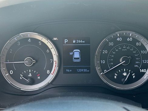 Used 2021 Hyundai Venue SE FWD image 9