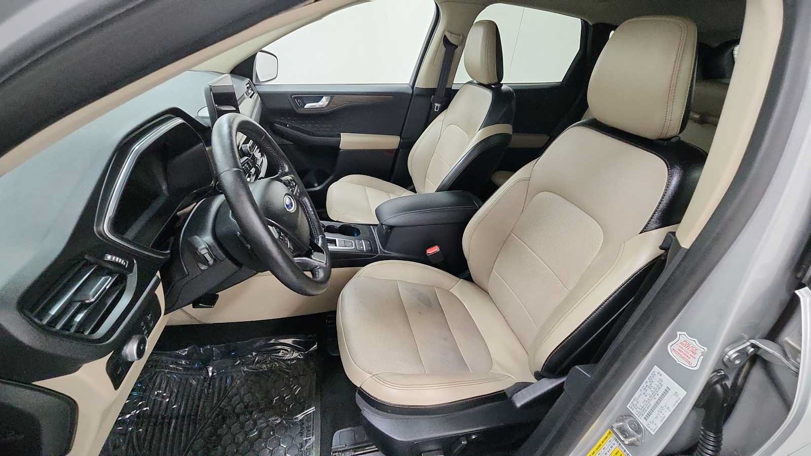 Used 2020 Ford Escape Titanium AWD/4WD image 13