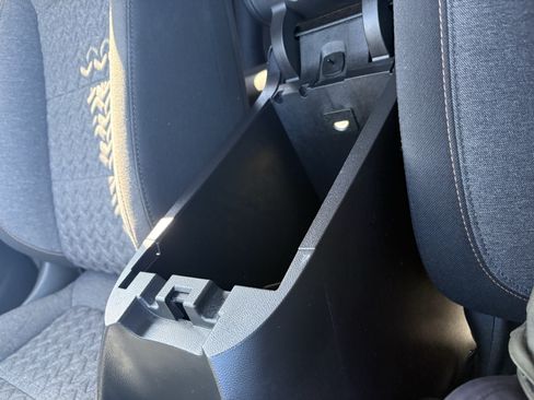 Used 2023 Chevrolet Equinox LT FWD image 26