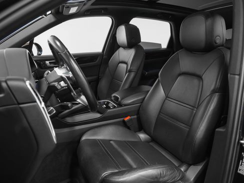 Certified 2019 Porsche Cayenne S image 40