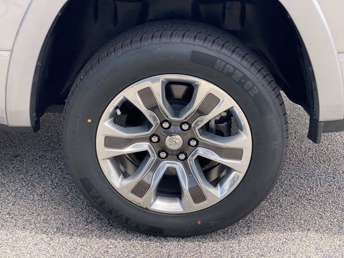 Used 2022 RAM 1500 Limited AWD/4WD image 16