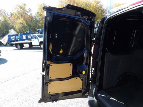 Used 2022 Ford Transit Connect XL image 45