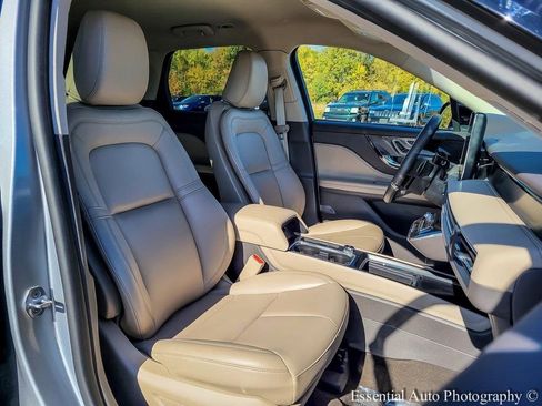 Used 2023 Lincoln Corsair Standard w/ Towing Package image 35