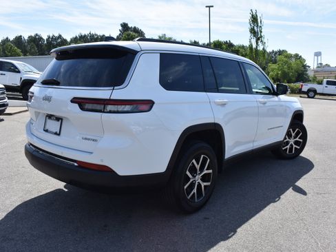 Used 2025 Jeep Grand Cherokee L Limited w/ Luxury Tech Group II image 9