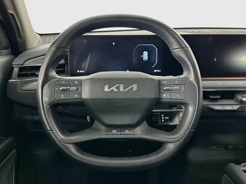 Used 2024 Kia EV9 Land AWD/4WD image 18