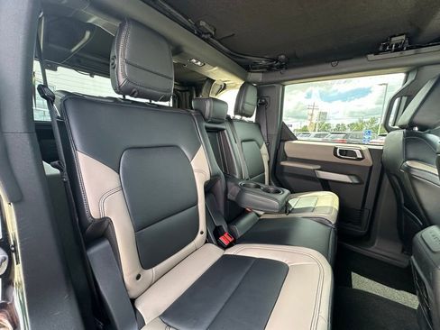 Used 2023 Ford Bronco Wildtrak AWD/4WD image 27